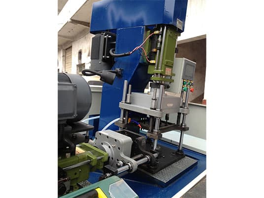 行走箱兩工位鉆孔專(zhuān)機(jī)